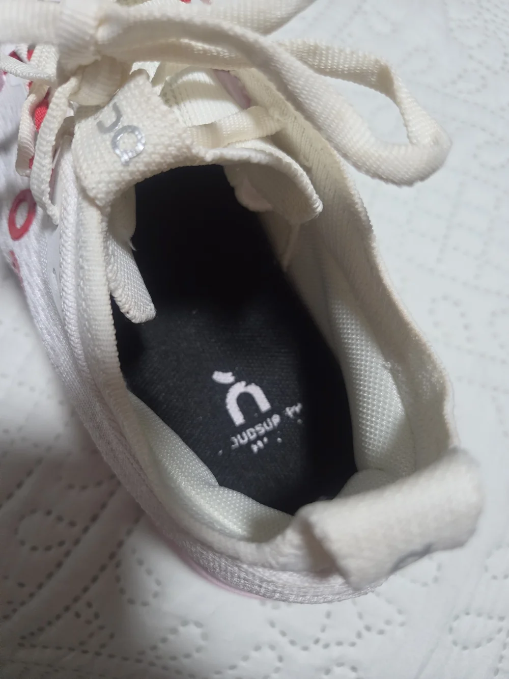 Lightweight Women's Athletic Shoes in White and Pink